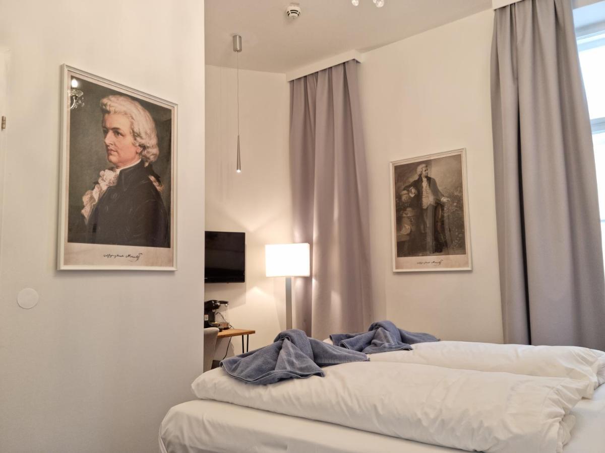 Pension Mozart - Newly Renovated Vienna Room photo