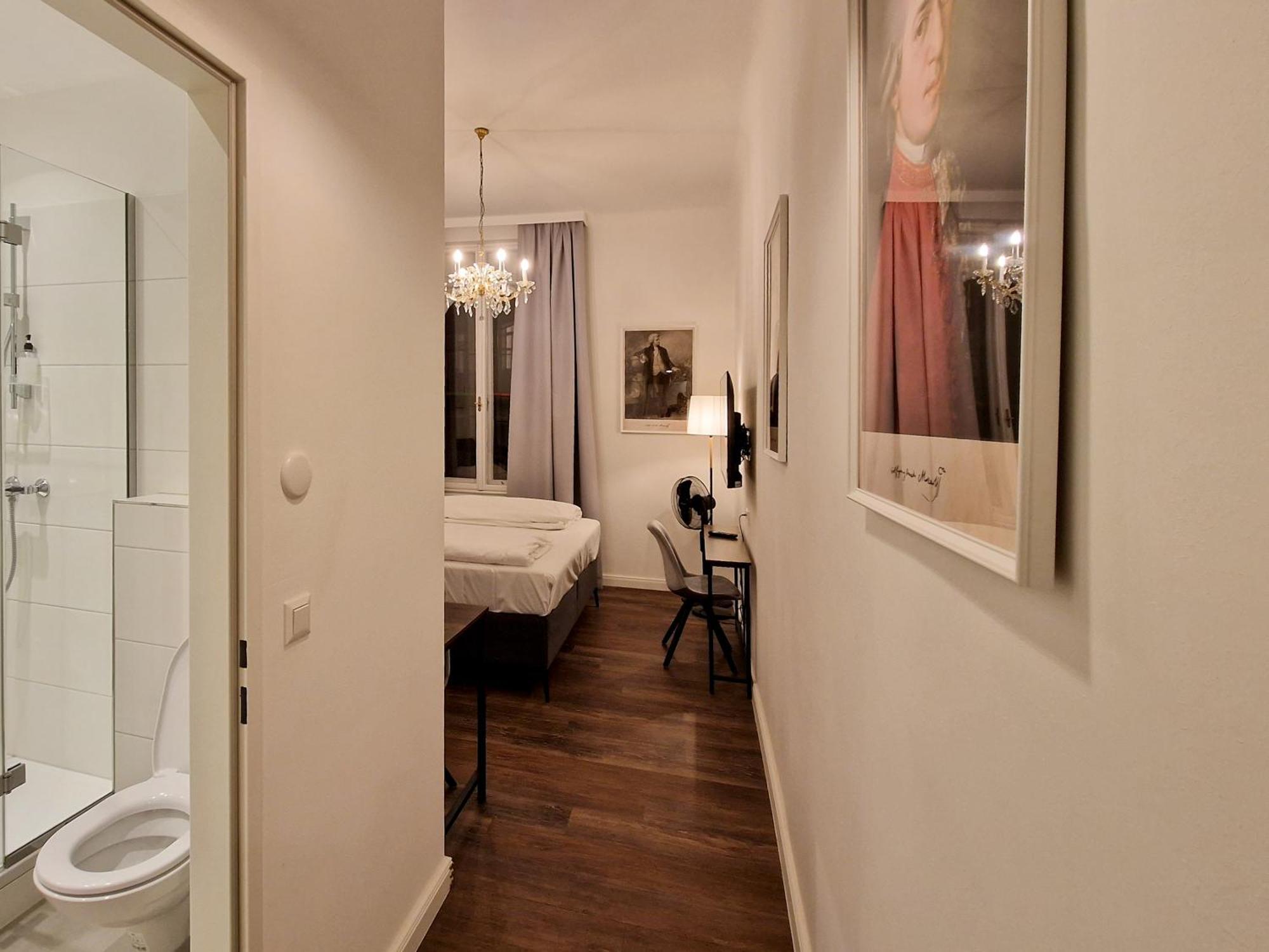 Pension Mozart - Newly Renovated Vienna Room photo